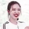 mood nayeon 🎸 by @fancamstanf :: @fStikBot 26