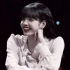 🫐 Lisa by @asyjii :: 5