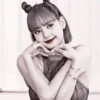 🫐 Lisa by @asyjii :: 17