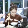 Jennie by 25