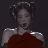や jennie 🪐 ;: 5