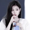 ミ 🥩 Jennie :: 16