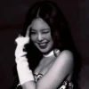 や jennie 🪐 ;: 16
