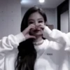 ミ 🥩 Jennie :: 20