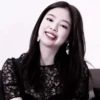 ミ 🥩 Jennie :: 24
