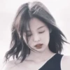 や jennie 🪐 ;: 27