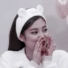 ミ 🥩 Jennie :: 25