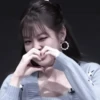 ミ 🥩 Jennie :: 26