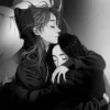 💖girls hugging💖 15