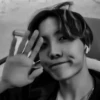 𓆤. jhope's moōd ❩ ─ 11