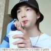 EL 이렇게 스타벅스에 앉아서 먹는 건 또 처음인 것 같은데