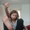 @GirlsFootBot 5