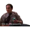 Ella es muy pequeña.