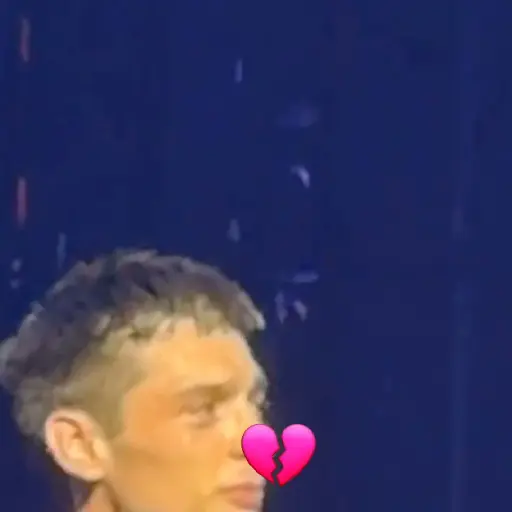 KeniaOs y peso pluma llorando 8