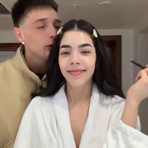 KeniaOs y peso pluma llorando 16