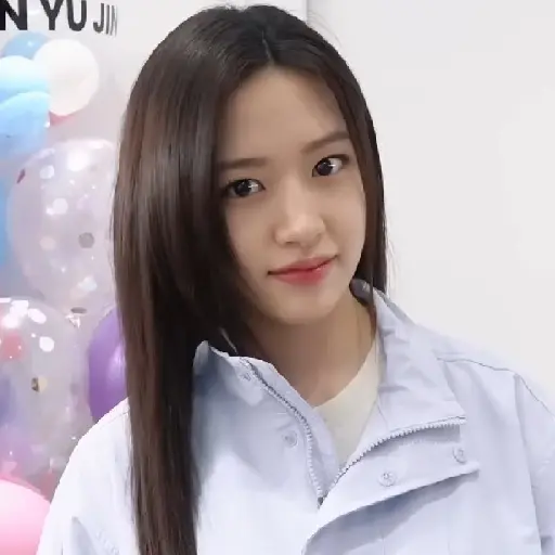 Yujin / IVE  9