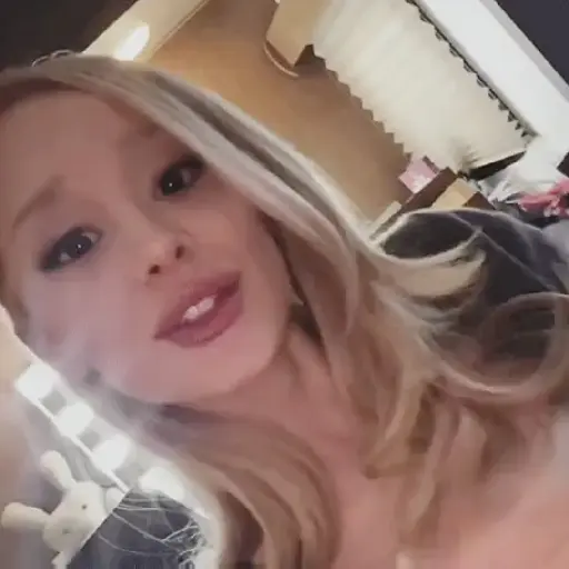 Ariana Grande 4 1