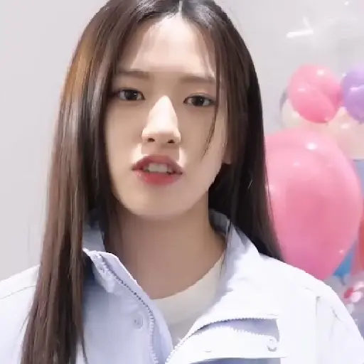 Yujin / IVE  6