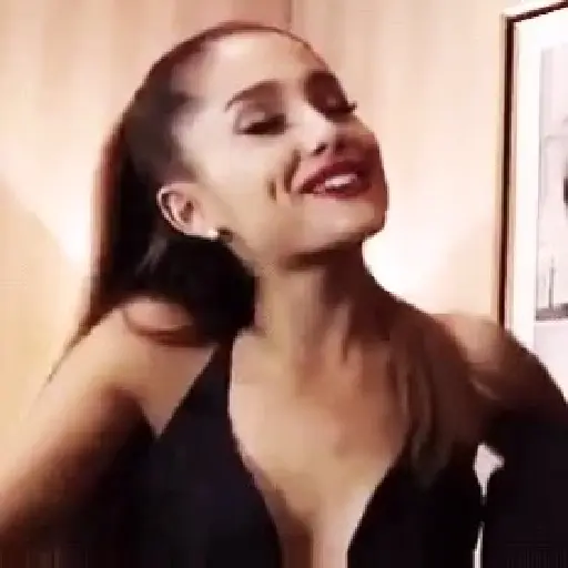 Ariana Grande 4 18