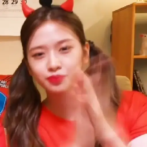 Yujin / @ive_stickers  7