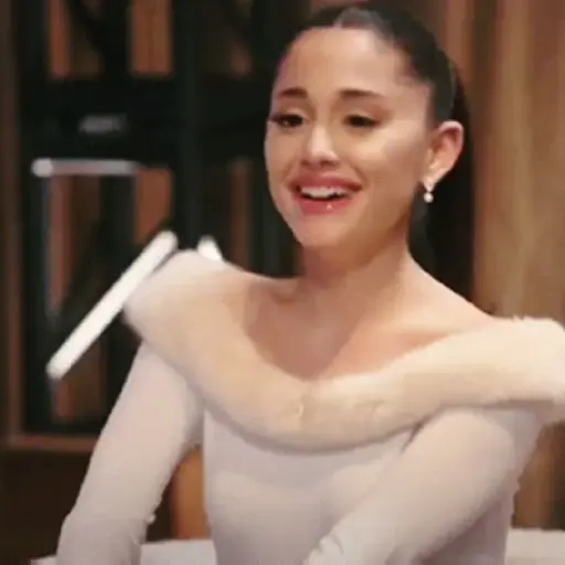 Ariana Grande 4 11