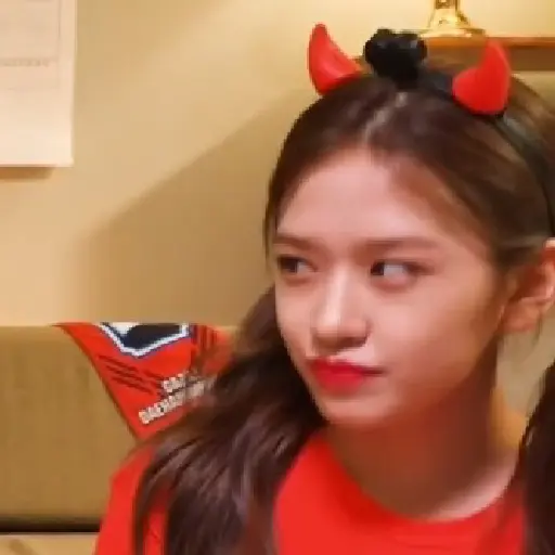Yujin / @ive_stickers  8