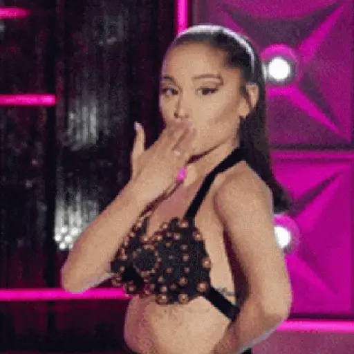 Ariana Grande 4 9