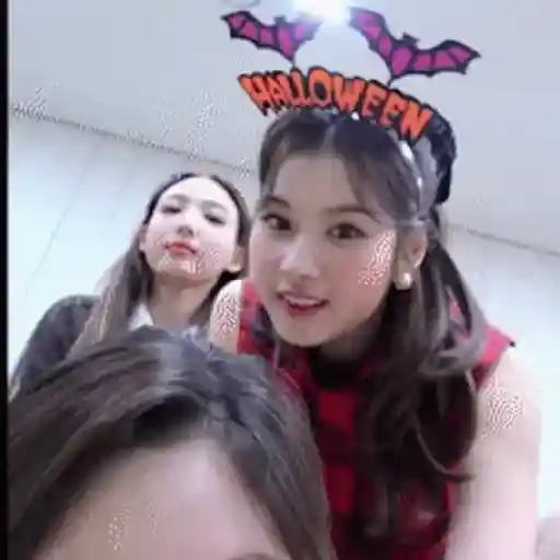Twice gifs i use on twitter 8