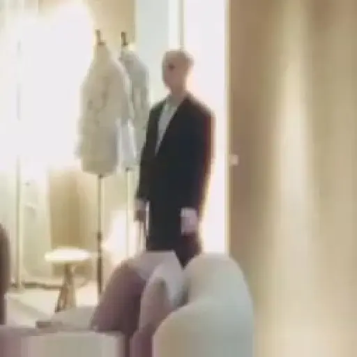 Seungmin in the building 20