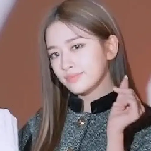 Yujin / IVE ELEVEN  8