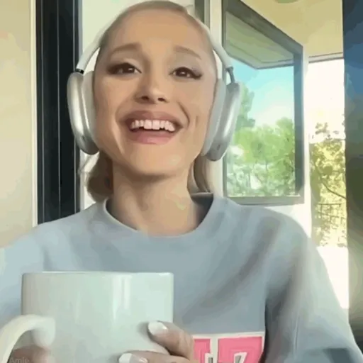 Ariana Grande  16