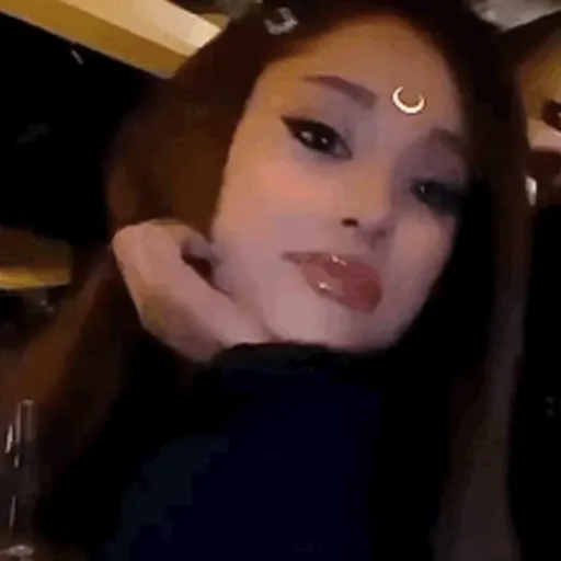 Ariana Grande  7