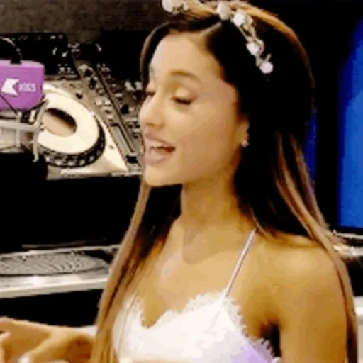 Ariana Grande 12