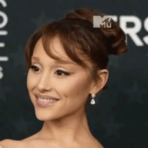 Ariana Grande 1