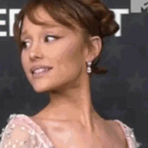 Ariana Grande 2
