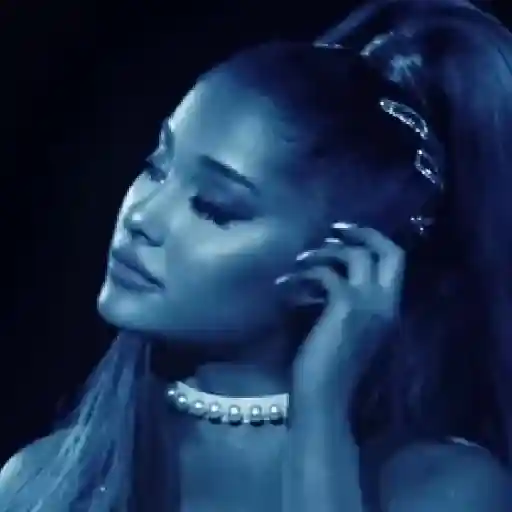Ariana Grande 13