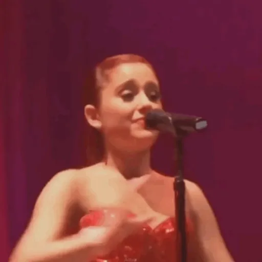 Ariana Grande  11