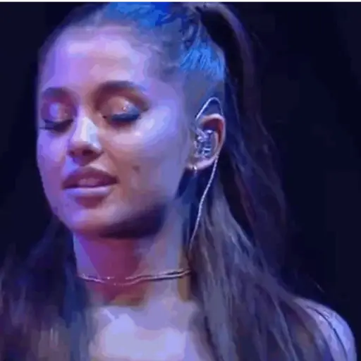 Ariana Grande 20