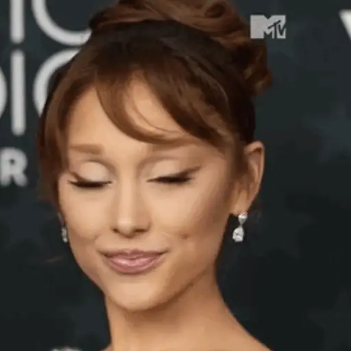 Ariana Grande 3