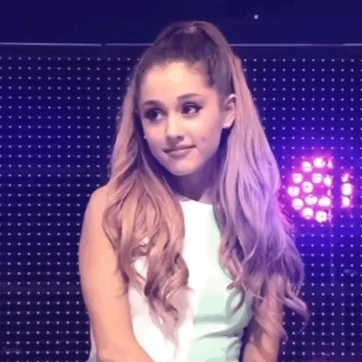 Ariana Grande  6