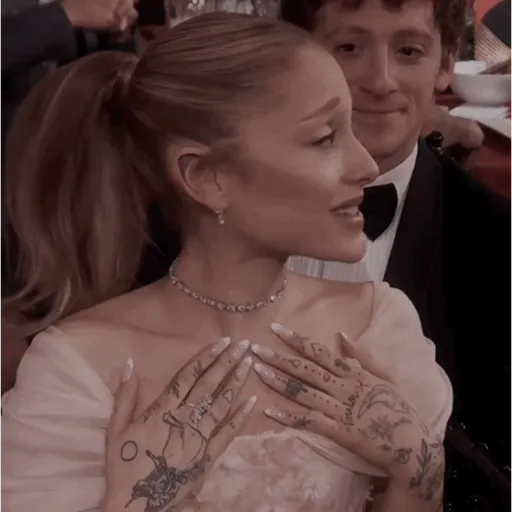 Ariana Grande 4
