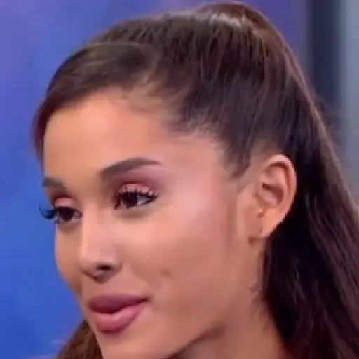 Ariana Grande 17
