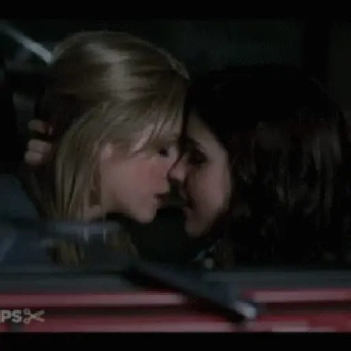 Kiss Lesbian ®™ 12