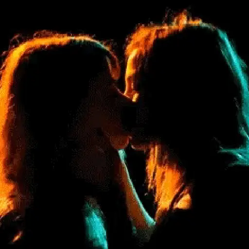 Kiss Lesbian ®™ 10