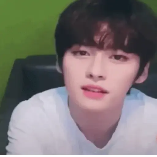 Leeknow- skz -KPOP-GIF🐰🤍 4