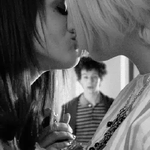 Kiss Lesbian ®™ 13