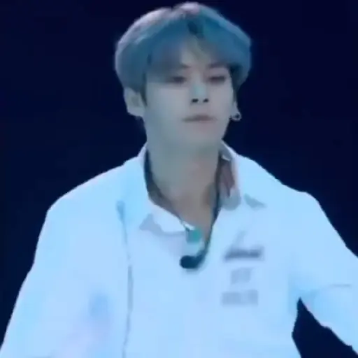 Leeknow- skz -KPOP-GIF🐰🤍 6