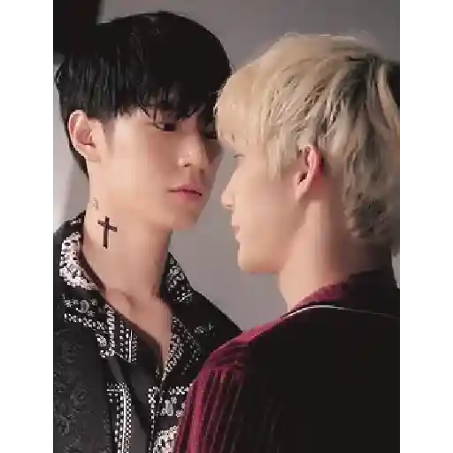 Bl couple kiss 7