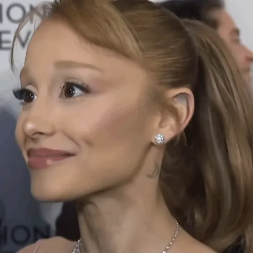 Ariana Grande  18