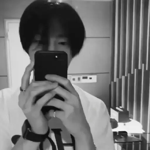 S꯭R — E̷MI ( Jeongin ) 2
